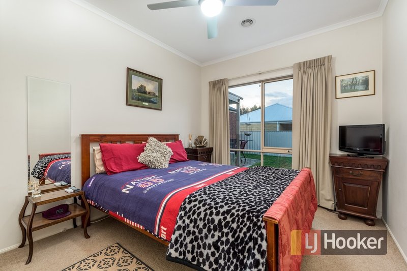 Photo - 2 Cedar Lane, Pakenham VIC 3810 - Image 12