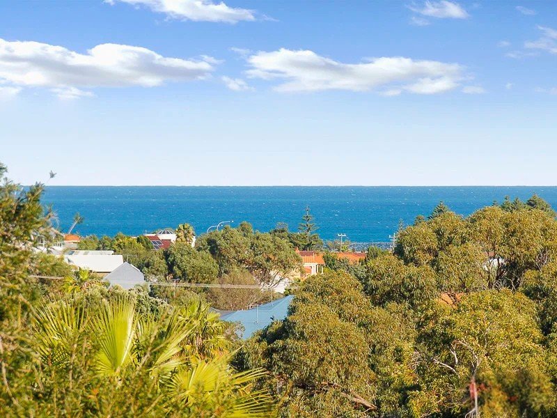 Photo - 2 Centaur Street, Kallaroo WA 6025 - Image 3