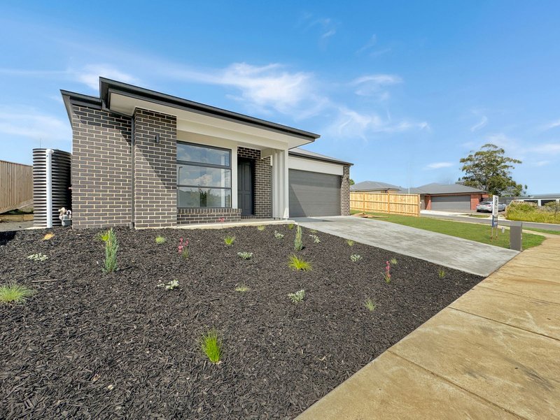 Photo - 2 Centella Court, Korumburra VIC 3950 - Image 2