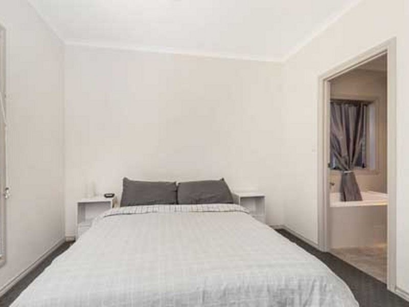 Photo - 2 Centre Street, Largs Bay SA 5016 - Image 5