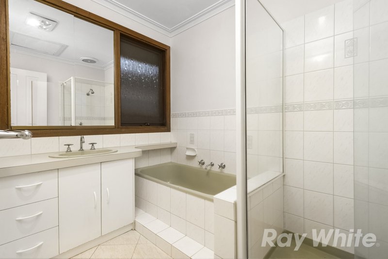 Photo - 2 Cerise Place, Mulgrave VIC 3170 - Image 9