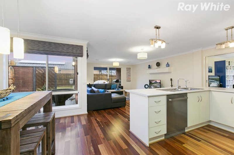 Photo - 2 Cerreto Mews, Pakenham VIC 3810 - Image 3