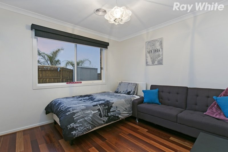 Photo - 2 Cerreto Mews, Pakenham VIC 3810 - Image 8