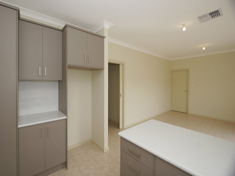 Photo - 2 Chapman Street, Findon SA 5023 - Image 2