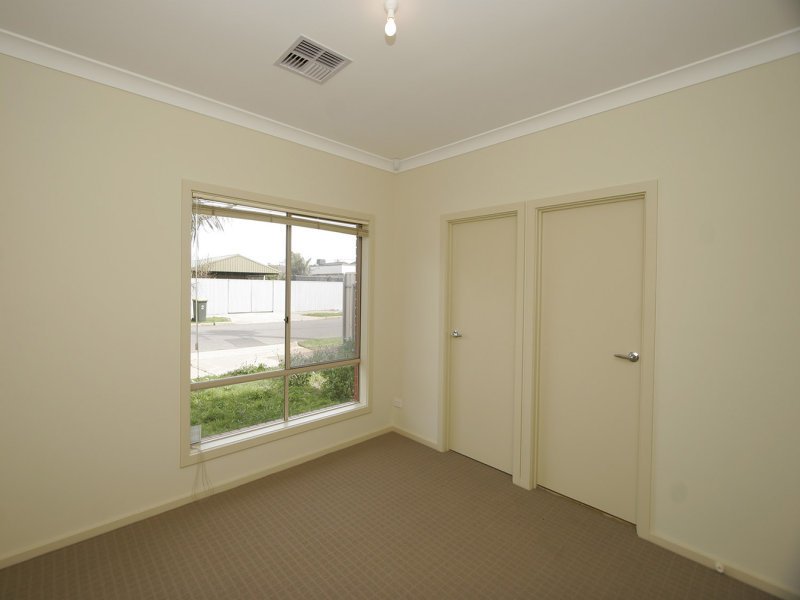 Photo - 2 Chapman Street, Findon SA 5023 - Image 6