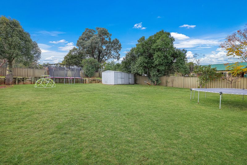 Photo - 2 Charles Coxen Close, Tamworth NSW 2340 - Image 10