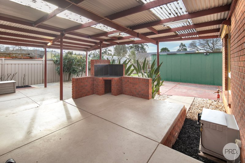 Photo - 2 Charles Drive, Cardigan Village VIC 3352 - Image 11
