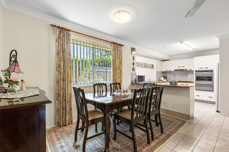 Photo - 2 Chatburn Street, Chapel Hill QLD 4069 - Image 6