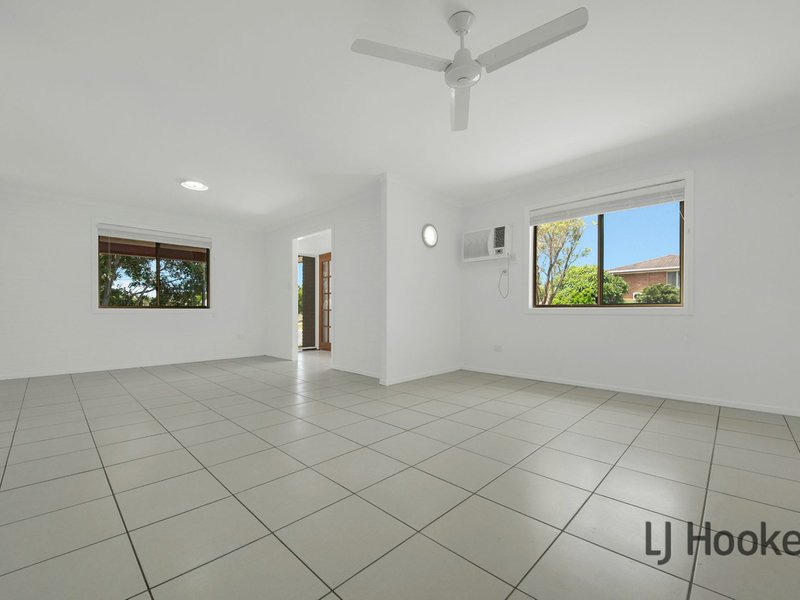 Photo - 2 Chauvel Court, Boyne Island QLD 4680 - Image 5