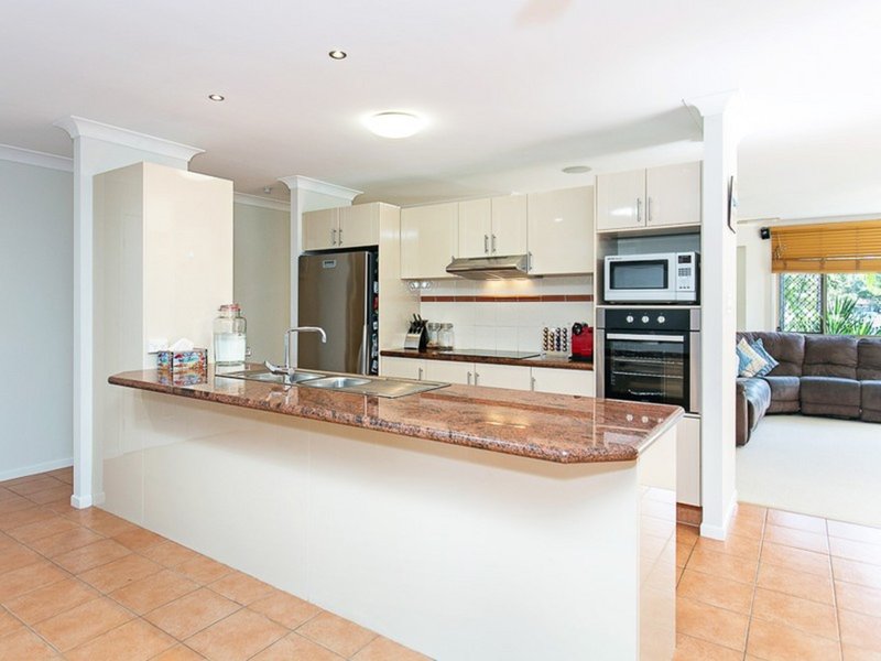 Photo - 2 Chaz Court, Mudgeeraba QLD 4213 - Image 8