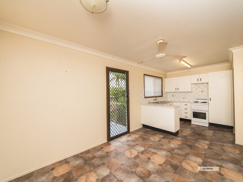 Photo - 2 Cheney Street, Norman Gardens QLD 4701 - Image 8