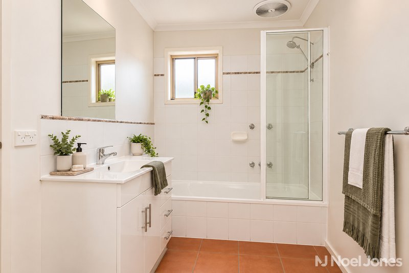 Photo - 2 Cherrytree Lane, Box Hill South VIC 3128 - Image 5