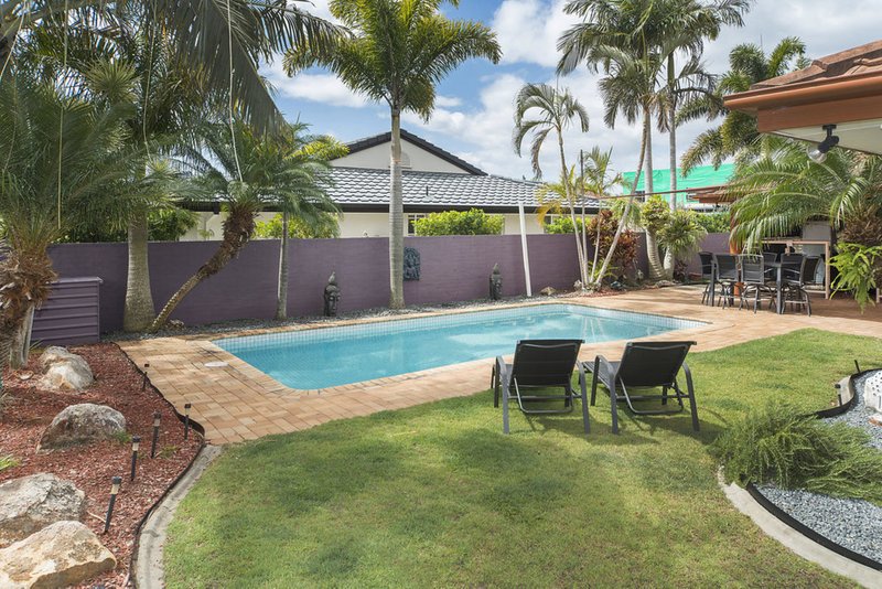 2 Chesterfield Place, Runaway Bay QLD 4216