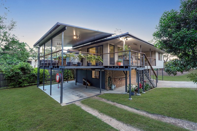 Photo - 2 Chevron Street, Ferny Hills QLD 4055 - Image 2