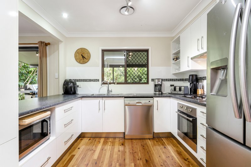 Photo - 2 Chevron Street, Ferny Hills QLD 4055 - Image 7