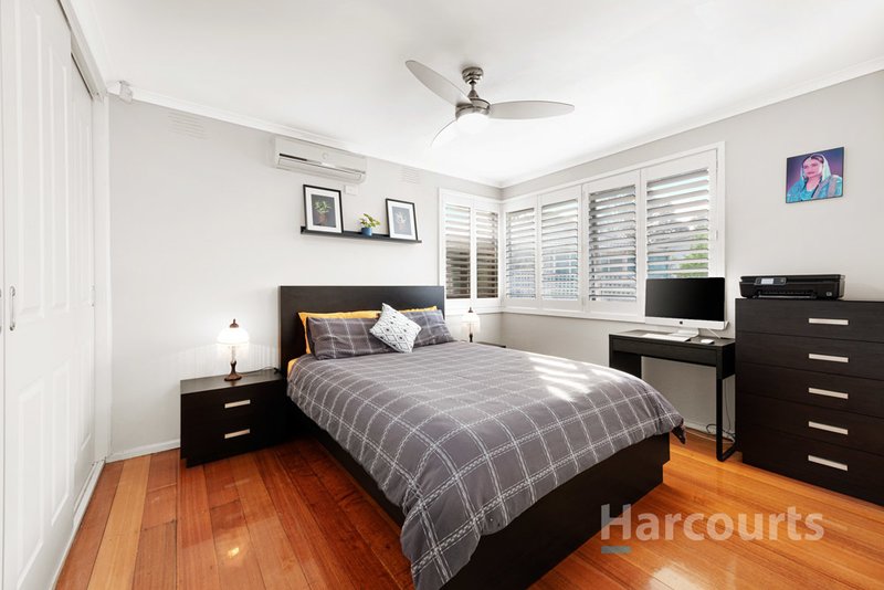 Photo - 2 Chichester Square, Wantirna VIC 3152 - Image 4