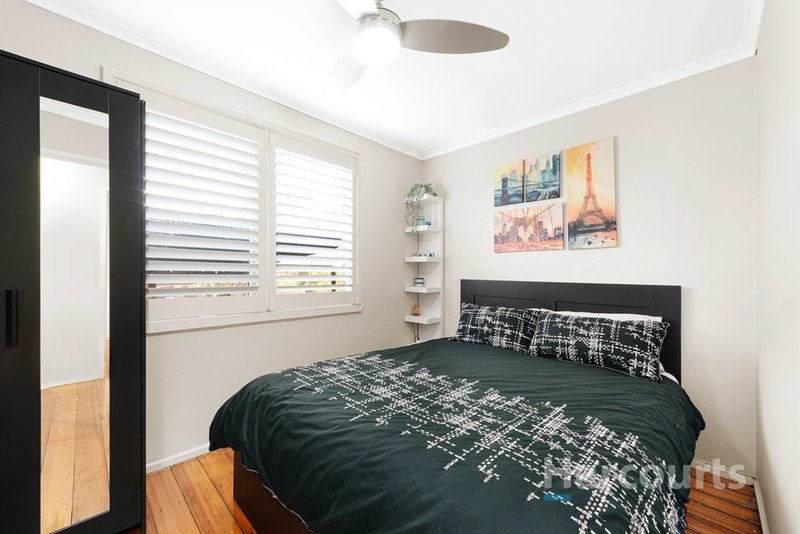 Photo - 2 Chichester Square, Wantirna VIC 3152 - Image 6