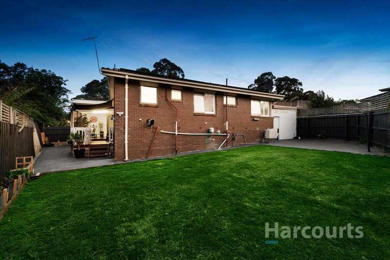 Photo - 2 Chichester Square, Wantirna VIC 3152 - Image 9