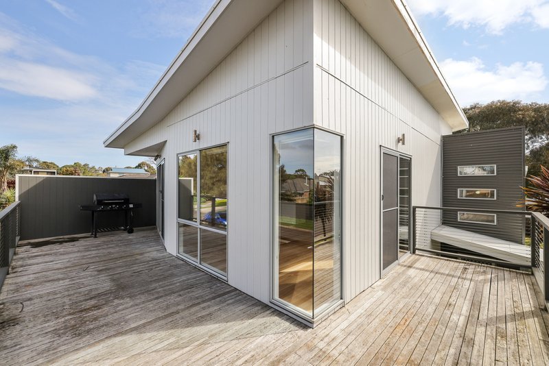 Photo - 2 Chloe Close, Cowes VIC 3922 - Image 7