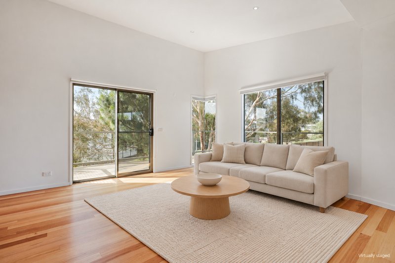 Photo - 2 Chloe Close, Cowes VIC 3922 - Image 10