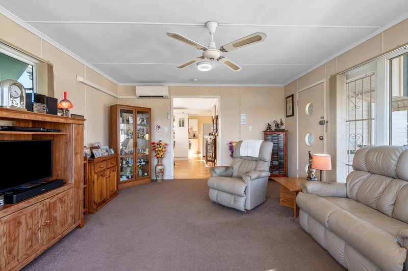 Photo - 2 Chuter Street, Stafford Heights QLD 4053 - Image 3