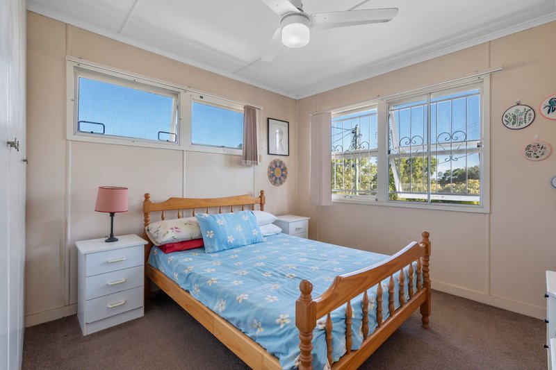 Photo - 2 Chuter Street, Stafford Heights QLD 4053 - Image 8