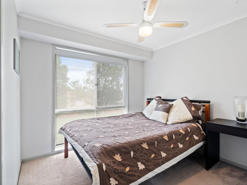 Photo - 2 Cianthus Street, Regents Park QLD 4118 - Image 15