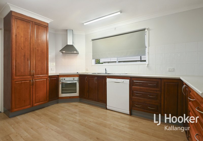 Photo - 2 Claragh Court, Kallangur QLD 4503 - Image 3