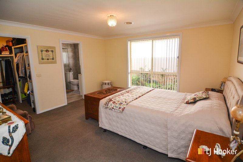 Photo - 2 Claret Ash Avenue, Lithgow NSW 2790 - Image 6