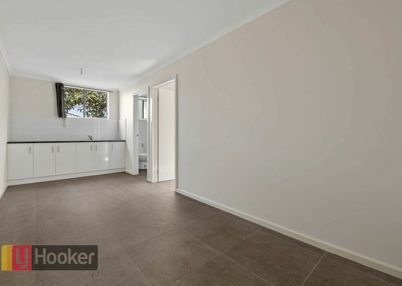 Photo - 2 Claret Street, Doveton VIC 3177 - Image 5