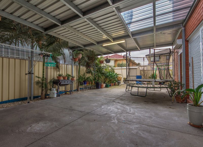 Photo - 2 Clarian Street, Cairnlea VIC 3023 - Image 9