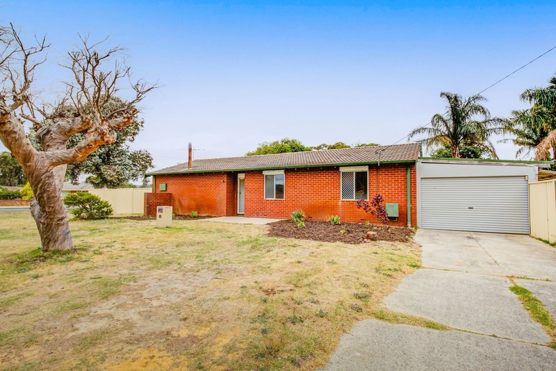 Photo - 2 Claunelle Road, Armadale WA 6112 - Image 3