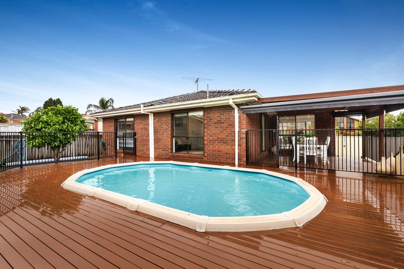 Photo - 2 Clement Court, Mill Park VIC 3082 - Image 9