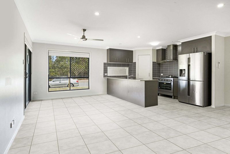 Photo - 2 Clements Street, Griffin QLD 4503 - Image 6