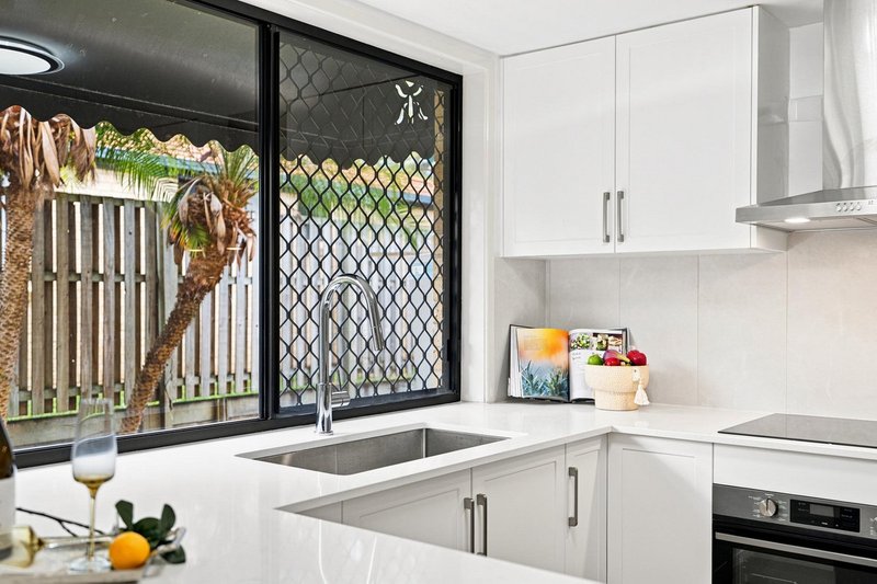Photo - 2 Clifford Close, Kuraby QLD 4112 - Image 9