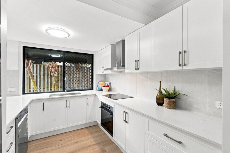 Photo - 2 Clifford Close, Kuraby QLD 4112 - Image 10