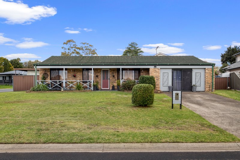 2 Clover Place, Macquarie Fields NSW 2564