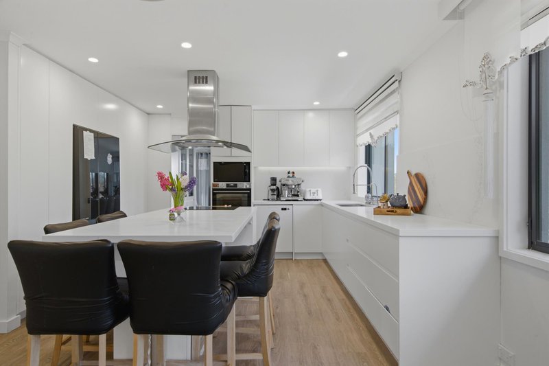 Photo - 2 Coachline Place, Belrose NSW 2085 - Image 11