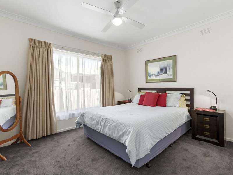 Photo - 2 Coatsworth Avenue, St Leonards VIC 3223 - Image 12