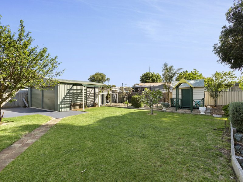 Photo - 2 Coatsworth Avenue, St Leonards VIC 3223 - Image 15