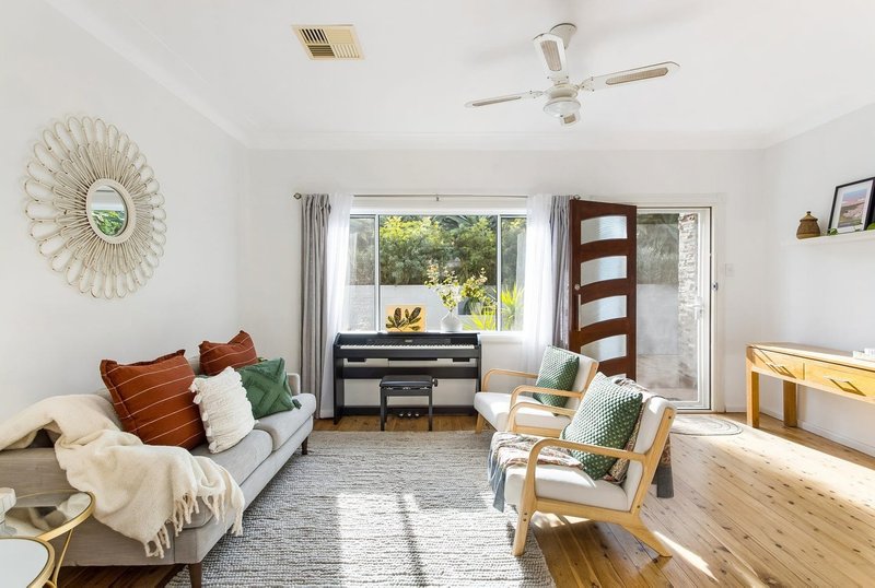 Photo - 2 Cochrane Street, West Wollongong NSW 2500 - Image 5