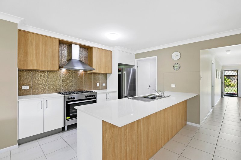 Photo - 2 Cockle Court, Burrum Heads QLD 4659 - Image 6