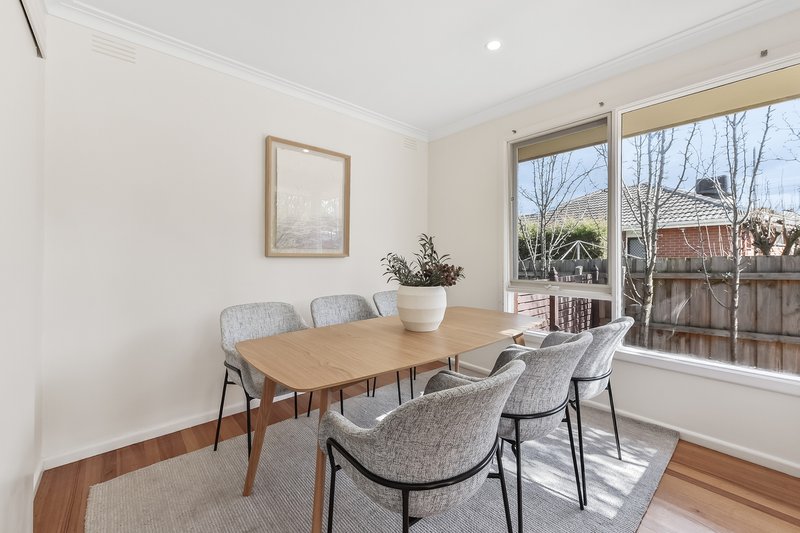 Photo - 2 Cohuna Court, Burwood East VIC 3151 - Image 4