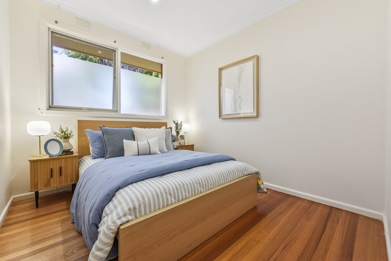 Photo - 2 Cohuna Court, Burwood East VIC 3151 - Image 10