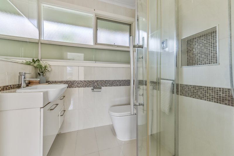 Photo - 2 Cohuna Court, Burwood East VIC 3151 - Image 11