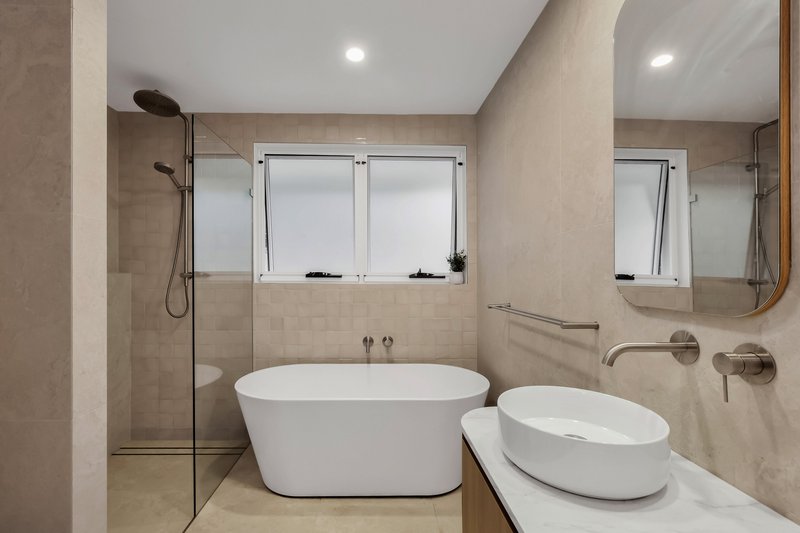 Photo - 2 Colin Street, Saratoga NSW 2251 - Image 14