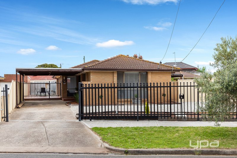 Photo - 2 College Place, Albanvale VIC 3021 - Image 2