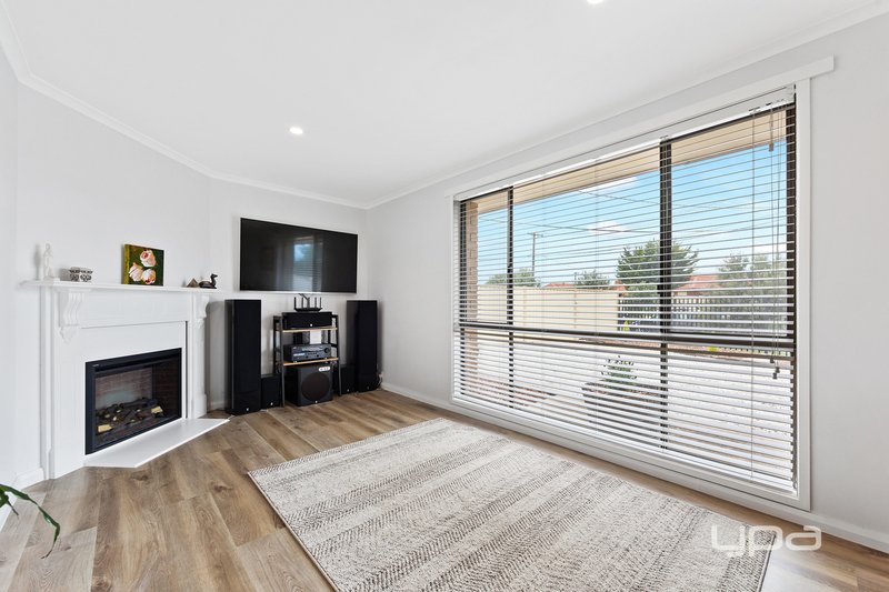 Photo - 2 College Place, Albanvale VIC 3021 - Image 6