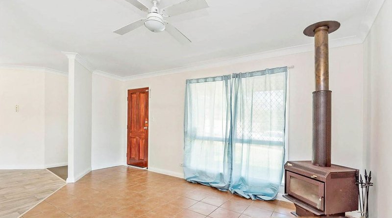 Photo - 2 Comley Court, Boronia Heights QLD 4124 - Image 3