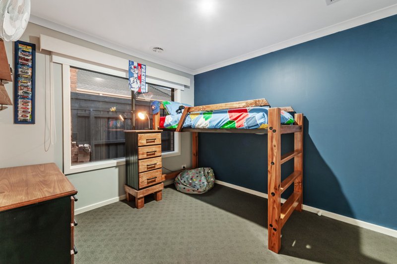 Photo - 2 Coogee Drive, Taylors Hill VIC 3037 - Image 10